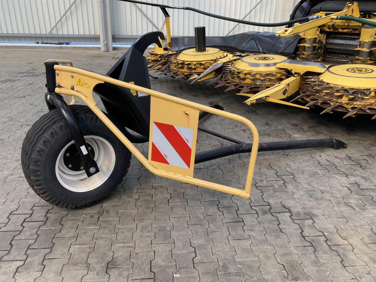 New Holland FR700 - Ενσιρωτική μηχανή: φωτογραφία 2 New Holland FR700 - Ενσιρωτική μηχανή: φωτογραφία 2