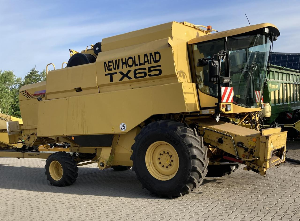New Holland TX 65 Plus - Θεριζοαλωνιστική μηχανή: φωτογραφία 2 New Holland TX 65 Plus - Θεριζοαλωνιστική μηχανή: φωτογραφία 2