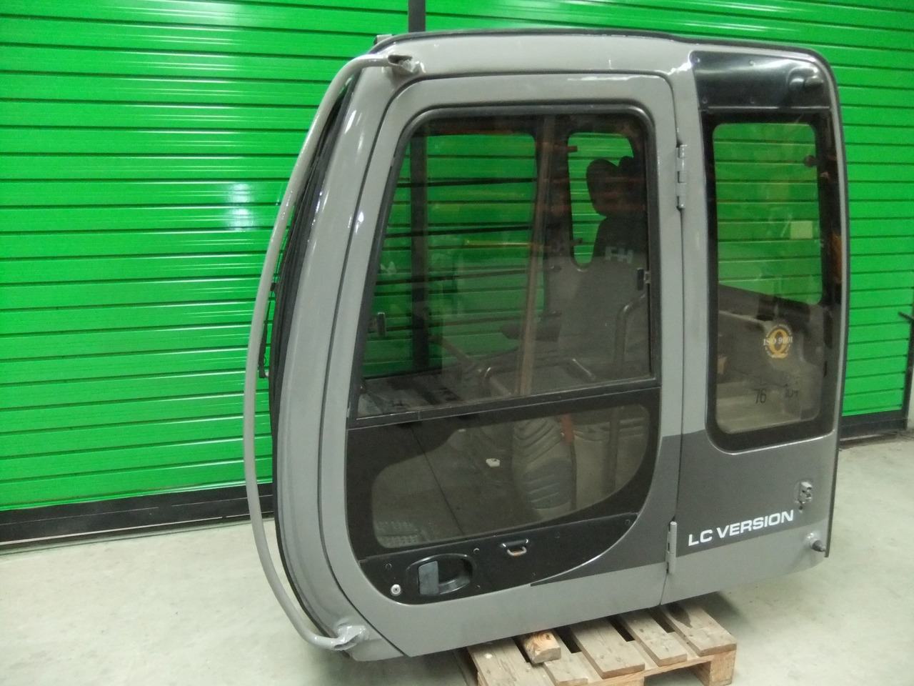 Cab FIAT-HITACHI EX215 71466300 - Καμπίνα για Κατασκευή μηχανήματα: φωτογραφία 2 Cab FIAT-HITACHI EX215 71466300 - Καμπίνα για Κατασκευή μηχανήματα: φωτογραφία 2