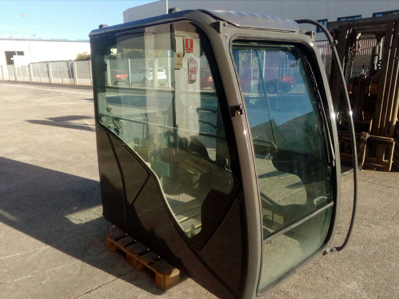 Cab ROPS HITACHI ZX270-3 ZX280-3 4665065 - Καμπίνα για Κατασκευή μηχανήματα: φωτογραφία 5 Cab ROPS HITACHI ZX270-3 ZX280-3 4665065 - Καμπίνα για Κατασκευή μηχανήματα: φωτογραφία 5