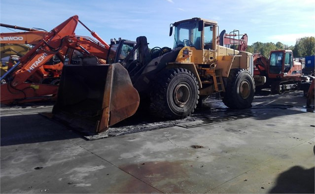 Cargadoras de ruedas VOLVO L150E (2005) - Ελαστιχοφόρος φορτωτής: φωτογραφία 1 Cargadoras de ruedas VOLVO L150E (2005) - Ελαστιχοφόρος φορτωτής: φωτογραφία 1