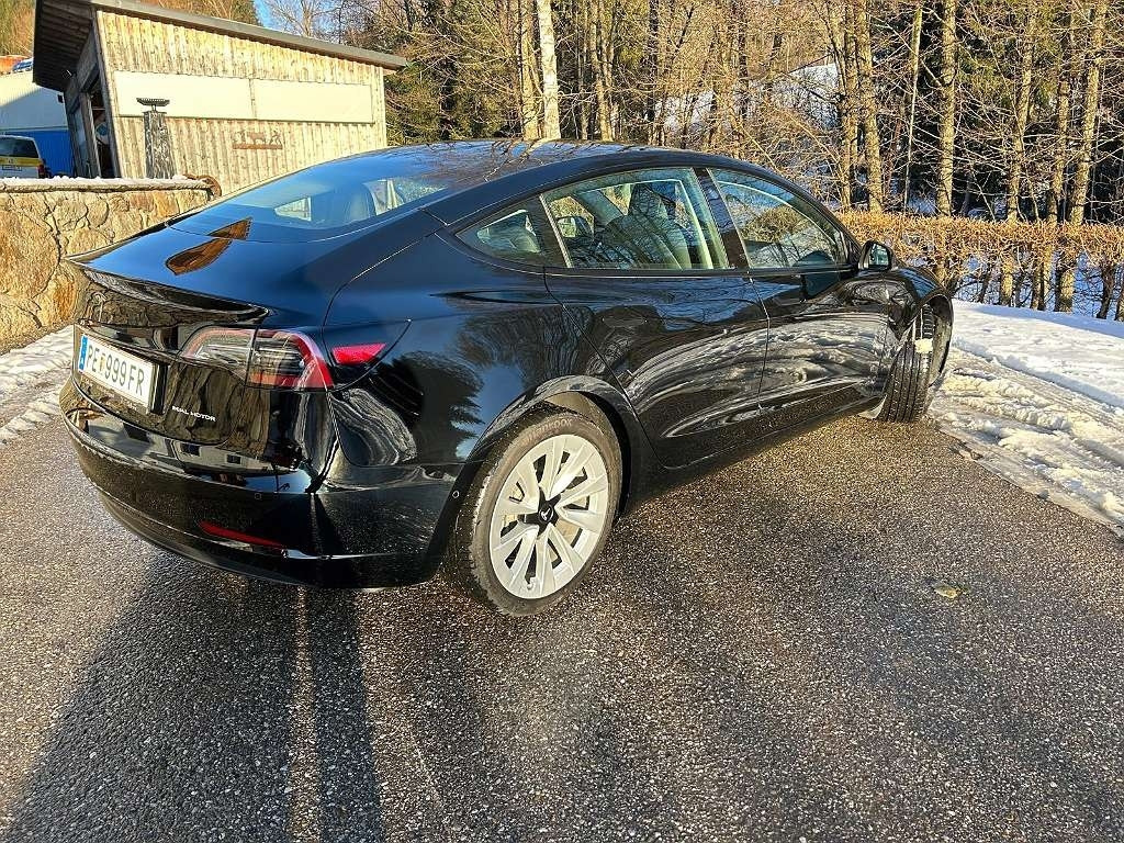 Tesla Model 3 Long Range - Αυτοκίνητο: φωτογραφία 3 Tesla Model 3 Long Range - Αυτοκίνητο: φωτογραφία 3