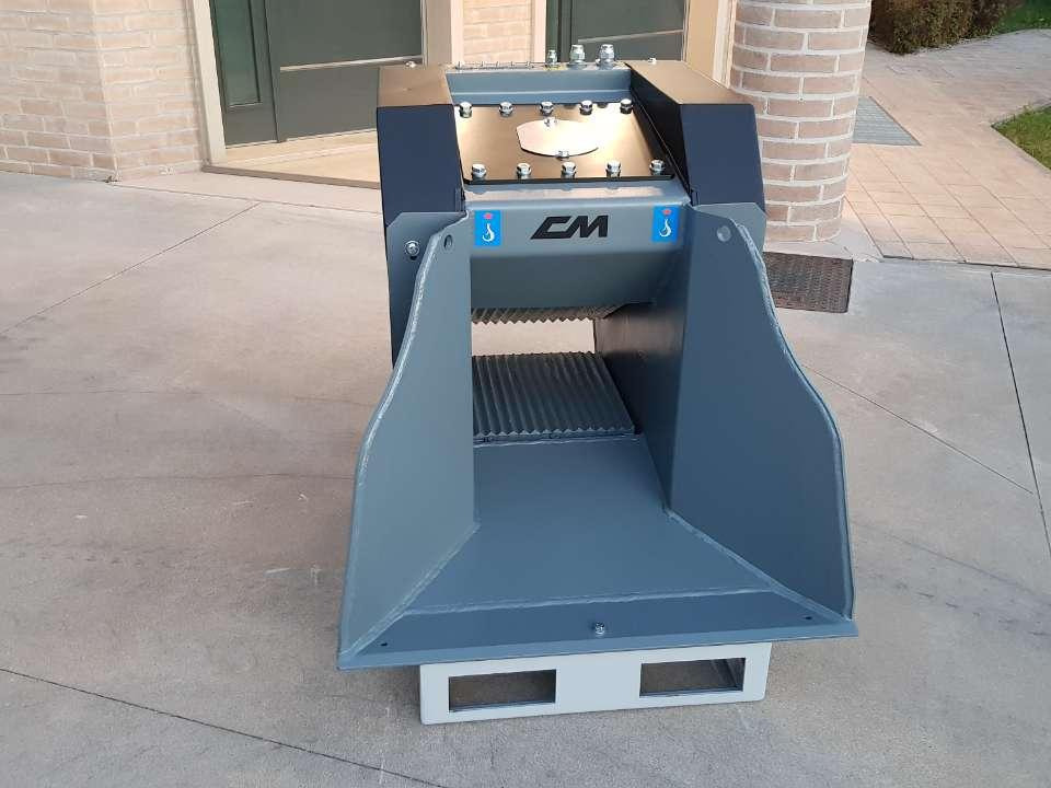 CM Crusher CBF-L 80 Crusher Bucket - Κουβας για Φορτωτής πλάγιας ολίσθησης: φωτογραφία 2 CM Crusher CBF-L 80 Crusher Bucket - Κουβας για Φορτωτής πλάγιας ολίσθησης: φωτογραφία 2
