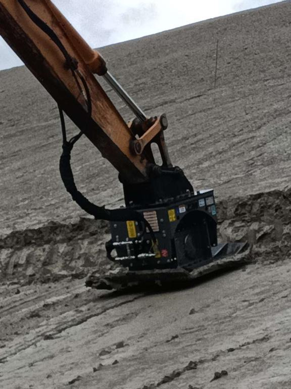 CM Crusher PV 60.100 Vibrating Plate - Δονητική πλάκα: φωτογραφία 1 CM Crusher PV 60.100 Vibrating Plate - Δονητική πλάκα: φωτογραφία 1