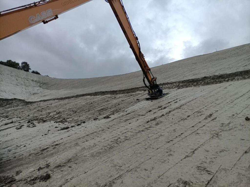 CM Crusher PV 60.100 Vibrating Plate - Δονητική πλάκα: φωτογραφία 2 CM Crusher PV 60.100 Vibrating Plate - Δονητική πλάκα: φωτογραφία 2