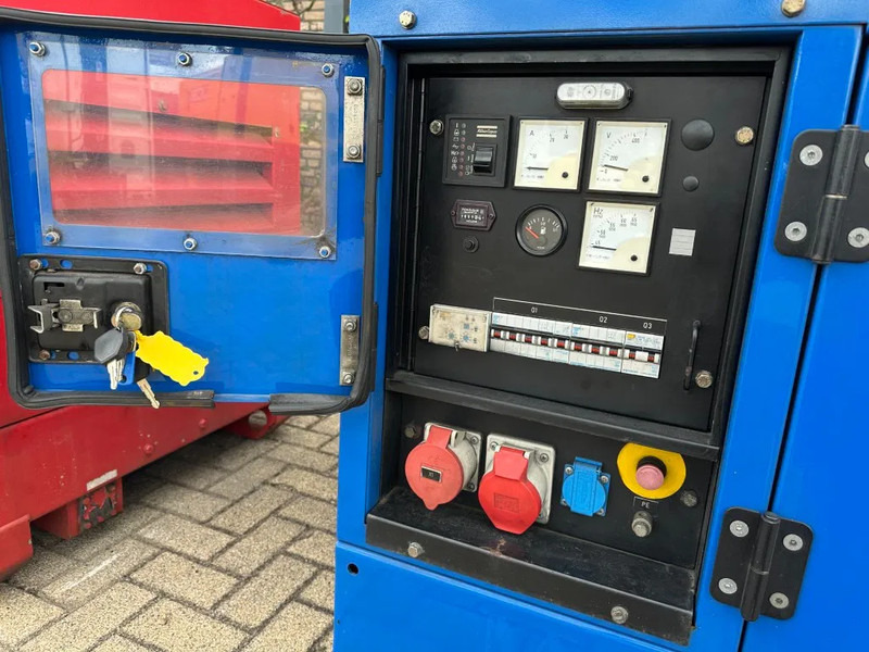 Atlas-Copco QAS 14 Yanmar Stamford 15 kVA Silent generatorset - Βιομηχανική γεννήτρια: φωτογραφία 2 Atlas-Copco QAS 14 Yanmar Stamford 15 kVA Silent generatorset - Βιομηχανική γεννήτρια: φωτογραφία 2