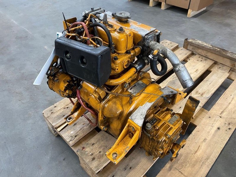Caterpillar Vetus M205 7.7 kW / 10.5 PK Marine Diesel motor met keerkoppeling - Κινητήρας: φωτογραφία 3 Caterpillar Vetus M205 7.7 kW / 10.5 PK Marine Diesel motor met keerkoppeling - Κινητήρας: φωτογραφία 3