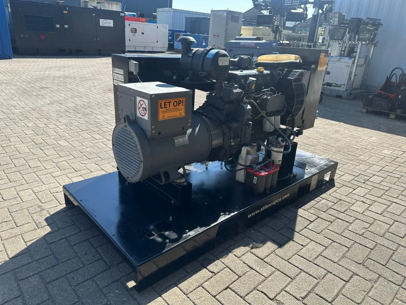 Deutz BF4M 2012 Pramac Mecc Alte Spa 65 kVA generatorset as New ! 44 hours ! - Βιομηχανική γεννήτρια: φωτογραφία 5 Deutz BF4M 2012 Pramac Mecc Alte Spa 65 kVA generatorset as New ! 44 hours ! - Βιομηχανική γεννήτρια: φωτογραφία 5