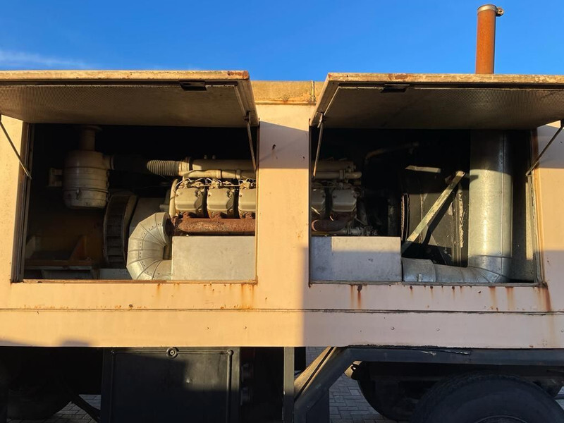 Βιομηχανική γεννήτρια Deutz F12M 716 Bredenoord AEG 250 kVA Silent generatorset op aanhanger: φωτογραφία 7 Βιομηχανική γεννήτρια Deutz F12M 716 Bredenoord AEG 250 kVA Silent generatorset op aanhanger: φωτογραφία 7
