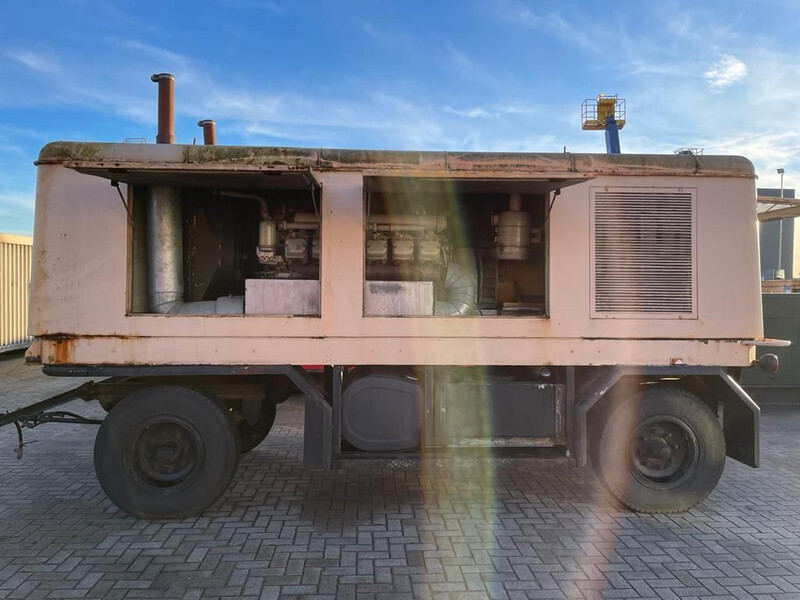 Βιομηχανική γεννήτρια Deutz F12M 716 Bredenoord AEG 250 kVA Silent generatorset op aanhanger: φωτογραφία 13 Βιομηχανική γεννήτρια Deutz F12M 716 Bredenoord AEG 250 kVA Silent generatorset op aanhanger: φωτογραφία 13