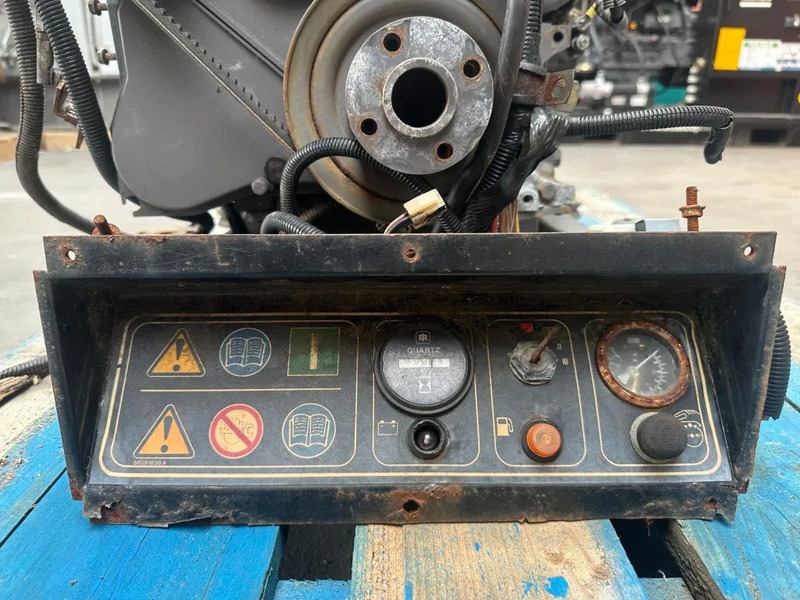 Deutz F2L 1011 Diesel Motor 20.5 kW 28 PK 2 cylinder diesel Engine - Κινητήρας για Ανυψωτικό μηχάνημα: φωτογραφία 4 Deutz F2L 1011 Diesel Motor 20.5 kW 28 PK 2 cylinder diesel Engine - Κινητήρας για Ανυψωτικό μηχάνημα: φωτογραφία 4