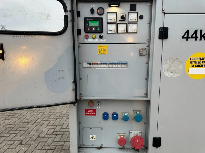 Europower EPUS44TDE Kubota Leroy Somer 44 kVA Supersilent Rental generatorset - Βιομηχανική γεννήτρια: φωτογραφία 3 Europower EPUS44TDE Kubota Leroy Somer 44 kVA Supersilent Rental generatorset - Βιομηχανική γεννήτρια: φωτογραφία 3