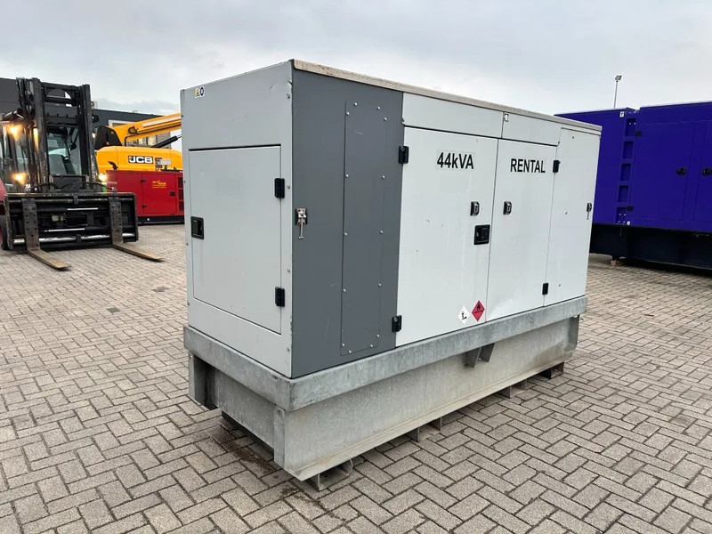 Europower EPUS44TDE Kubota Leroy Somer 44 kVA Supersilent Rental generatorset - Βιομηχανική γεννήτρια: φωτογραφία 4 Europower EPUS44TDE Kubota Leroy Somer 44 kVA Supersilent Rental generatorset - Βιομηχανική γεννήτρια: φωτογραφία 4