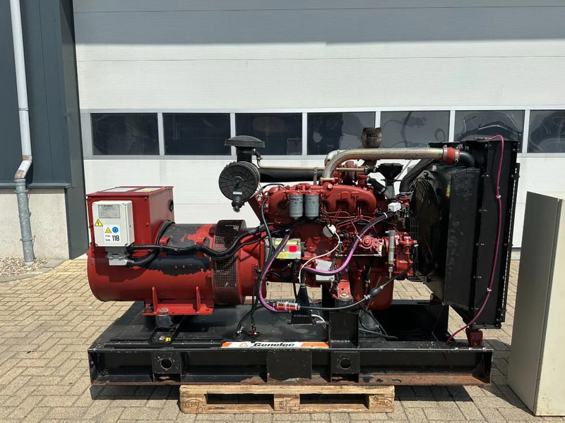 Iveco 8061 Marelli 150 kVA noodstroom generatorset ATS automatische netovername - Βιομηχανική γεννήτρια: φωτογραφία 5 Iveco 8061 Marelli 150 kVA noodstroom generatorset ATS automatische netovername - Βιομηχανική γεννήτρια: φωτογραφία 5