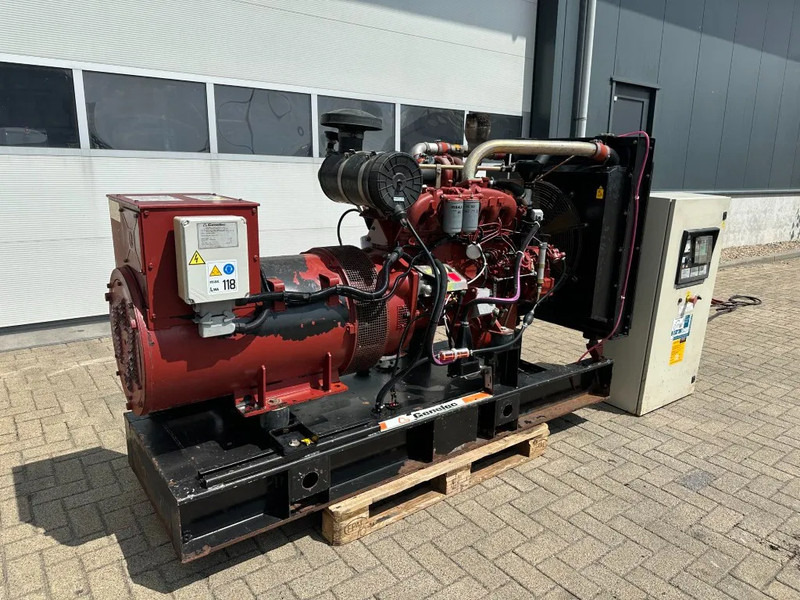 Iveco 8061 Marelli 150 kVA noodstroom generatorset ATS automatische netovername - Βιομηχανική γεννήτρια: φωτογραφία 2 Iveco 8061 Marelli 150 kVA noodstroom generatorset ATS automatische netovername - Βιομηχανική γεννήτρια: φωτογραφία 2