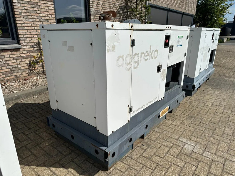 Iveco FPT F32 AM1A Leroy Somer 32 kVA Silent generatorset 129 hours ! - Βιομηχανική γεννήτρια: φωτογραφία 4 Iveco FPT F32 AM1A Leroy Somer 32 kVA Silent generatorset 129 hours ! - Βιομηχανική γεννήτρια: φωτογραφία 4
