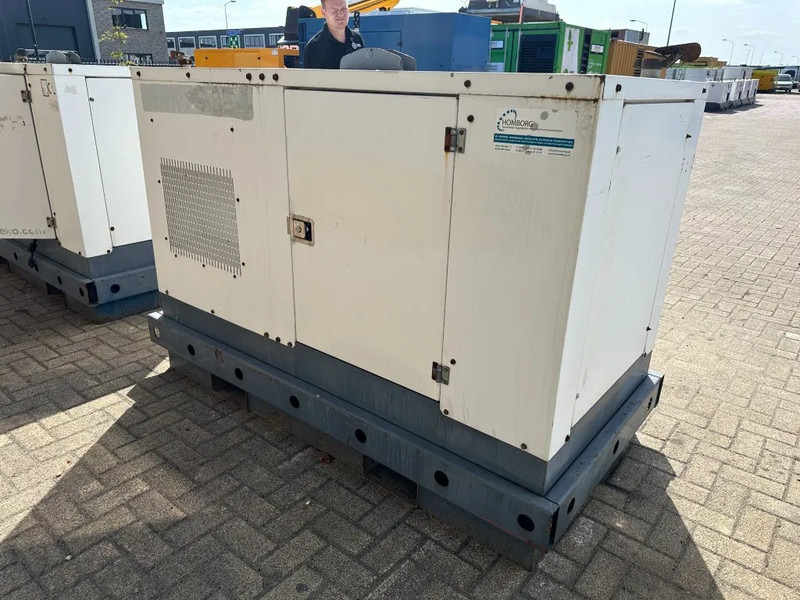 Βιομηχανική γεννήτρια Iveco FPT F32 AM1A Leroy Somer 32 kVA Silent generatorset 39 hours !: φωτογραφία 14 Βιομηχανική γεννήτρια Iveco FPT F32 AM1A Leroy Somer 32 kVA Silent generatorset 39 hours !: φωτογραφία 14