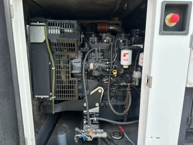 Βιομηχανική γεννήτρια Iveco FPT F32 AM1A Leroy Somer 32 kVA silent generatorset 29 hours !: φωτογραφία 6