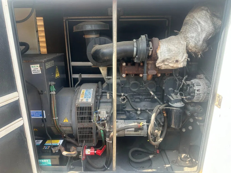 Iveco FPT NEF45 SM1A.A004 Stamford 60 kVA Silent Renrtal generatorset - Βιομηχανική γεννήτρια: φωτογραφία 3 Iveco FPT NEF45 SM1A.A004 Stamford 60 kVA Silent Renrtal generatorset - Βιομηχανική γεννήτρια: φωτογραφία 3