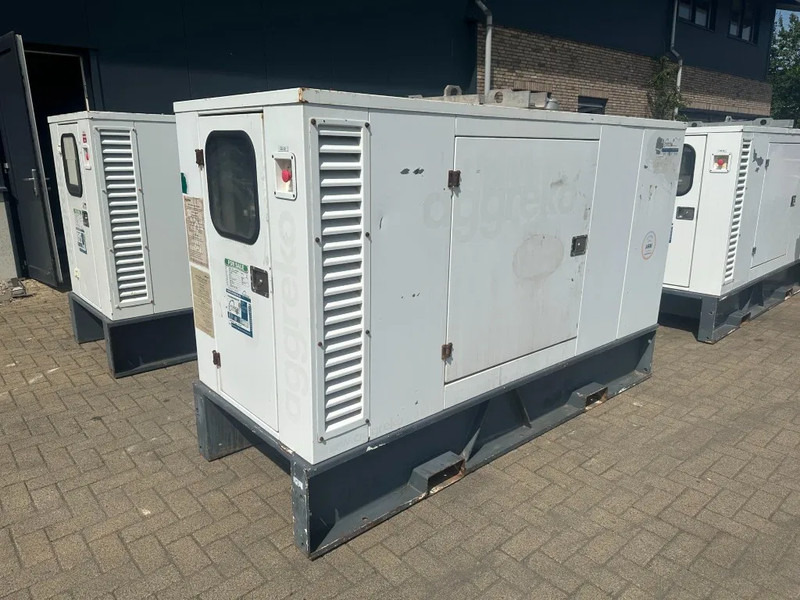 Iveco FPT NEF45 SM1A.A004 Stamford 60 kVA Silent Rental generatorset - Βιομηχανική γεννήτρια: φωτογραφία 5 Iveco FPT NEF45 SM1A.A004 Stamford 60 kVA Silent Rental generatorset - Βιομηχανική γεννήτρια: φωτογραφία 5