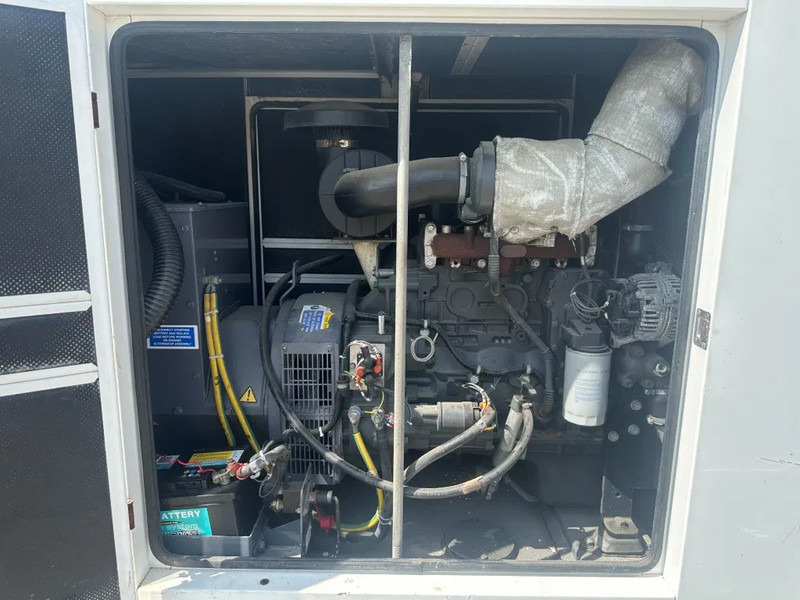 Iveco FPT NEF45 SM1A.A004 Stamford 60 kVA Silent Rental generatorset - Βιομηχανική γεννήτρια: φωτογραφία 3 Iveco FPT NEF45 SM1A.A004 Stamford 60 kVA Silent Rental generatorset - Βιομηχανική γεννήτρια: φωτογραφία 3