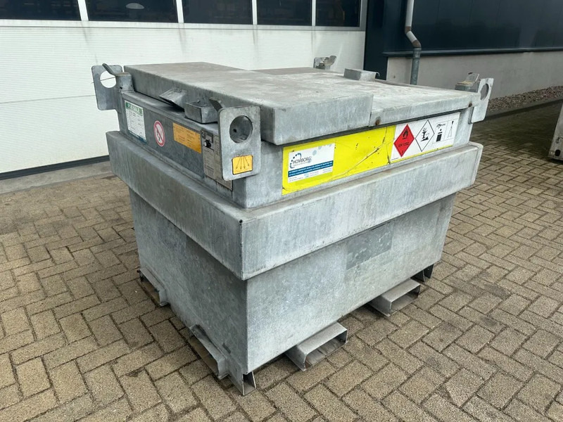 Kiwa IBC Steenbergen 750 liter Dieseltank met Handpomp Milieutank Gegalvaniseerd - Δεξαμενή αποθήκευσης: φωτογραφία 2 Kiwa IBC Steenbergen 750 liter Dieseltank met Handpomp Milieutank Gegalvaniseerd - Δεξαμενή αποθήκευσης: φωτογραφία 2