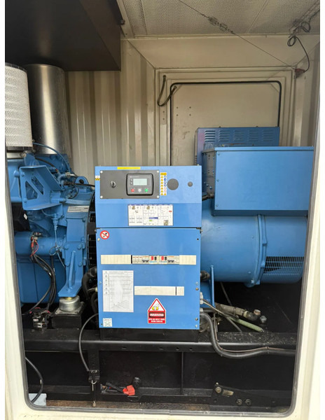 SDMO MTU 12V 2000 Leroy Somer 910 kVA Silent generatorset in 20 ft container - Βιομηχανική γεννήτρια: φωτογραφία 2 SDMO MTU 12V 2000 Leroy Somer 910 kVA Silent generatorset in 20 ft container - Βιομηχανική γεννήτρια: φωτογραφία 2