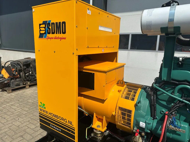 SDMO Volvo TD1010G Leroy Somer 200 kVA noodstroom generatorset as New ! 693 hours - Βιομηχανική γεννήτρια: φωτογραφία 5 SDMO Volvo TD1010G Leroy Somer 200 kVA noodstroom generatorset as New ! 693 hours - Βιομηχανική γεννήτρια: φωτογραφία 5