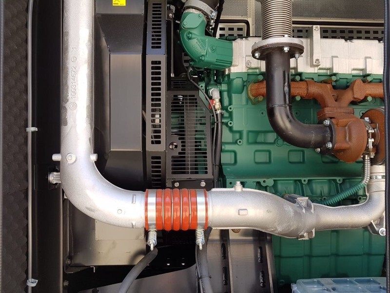 Volvo 275 kVA TAD 734 GE Stamford Supersilent generatorset New ! - Βιομηχανική γεννήτρια: φωτογραφία 4 Volvo 275 kVA TAD 734 GE Stamford Supersilent generatorset New ! - Βιομηχανική γεννήτρια: φωτογραφία 4