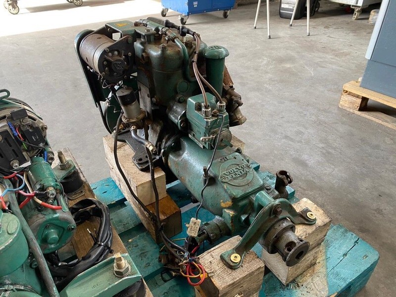 Volvo Penta C-10 Marine 10 PK Benzine motor met keerkoppeling - Κινητήρας: φωτογραφία 2 Volvo Penta C-10 Marine 10 PK Benzine motor met keerkoppeling - Κινητήρας: φωτογραφία 2