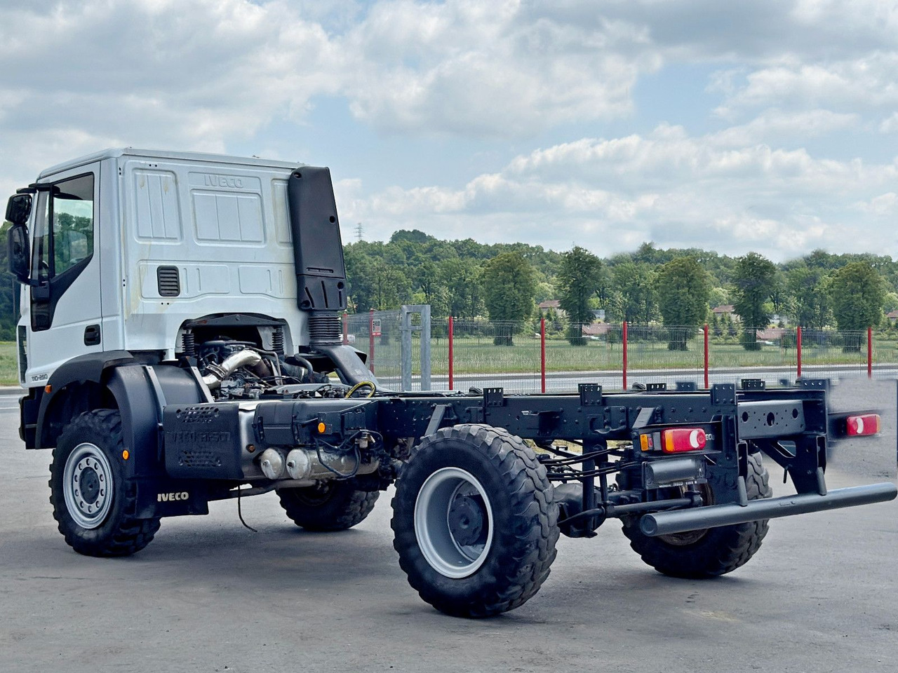 Iveco EUROCARGO 110-250* PLATFORM 4,60 m* 4x4 - Φορτηγό σασί: φωτογραφία 5 Iveco EUROCARGO 110-250* PLATFORM 4,60 m* 4x4 - Φορτηγό σασί: φωτογραφία 5