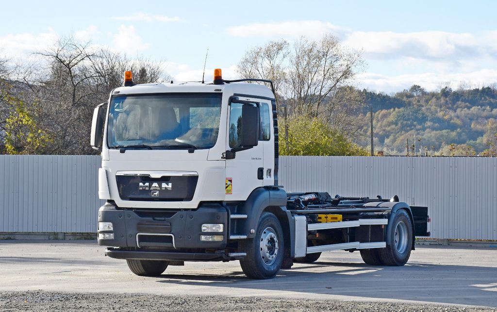 MAN TGS 18.320 Abrollkipper * Top Zustand! MAN TGS 18.320 Abrollkipper * Top Zustand! - Φορτηγό φόρτωσης γάντζου: φωτογραφία 1 MAN TGS 18.320 Abrollkipper * Top Zustand! MAN TGS 18.320 Abrollkipper * Top Zustand! - Φορτηγό φόρτωσης γάντζου: φωτογραφία 1