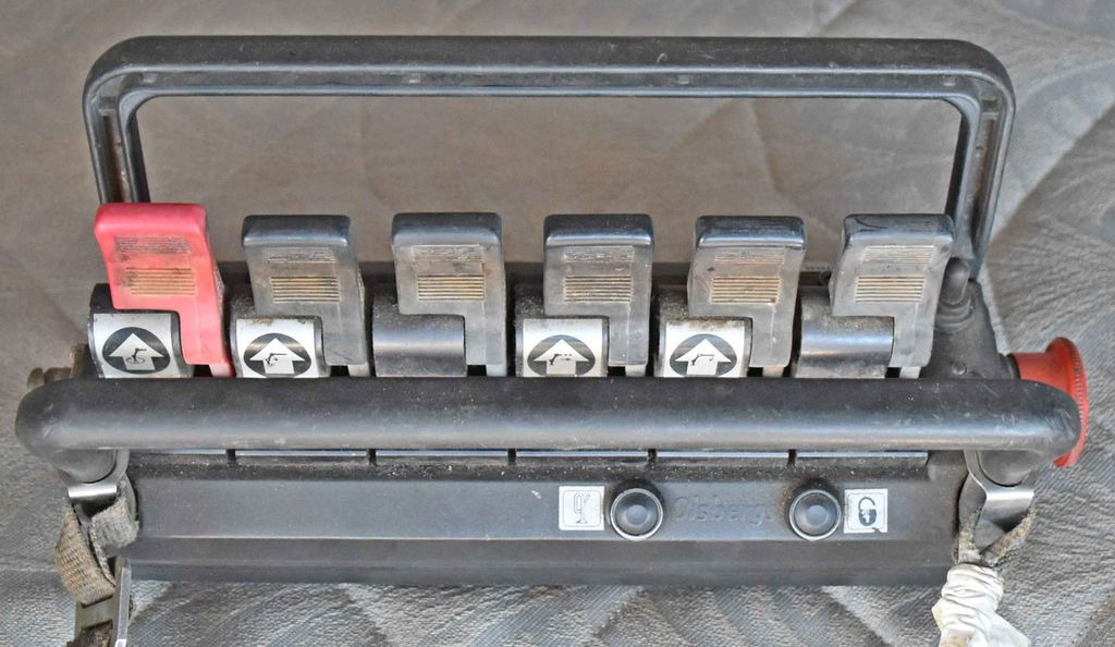 Τράκτορας Mercedes-Benz ACTROS 1844 * Sattelzugmaschine *HIAB 330-5/FUNK Mercedes-Benz ACTROS 1844 * Sattelzugmaschine *HIAB 330-5/FUNK: φωτογραφία 11 Τράκτορας Mercedes-Benz ACTROS 1844 * Sattelzugmaschine *HIAB 330-5/FUNK Mercedes-Benz ACTROS 1844 * Sattelzugmaschine *HIAB 330-5/FUNK: φωτογραφία 11