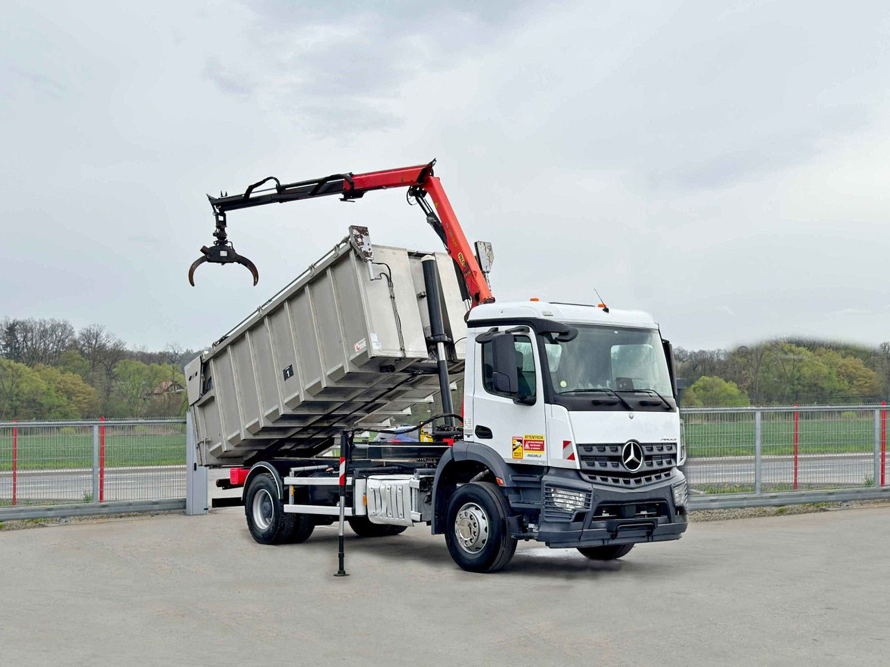 Mercedes-Benz AROCS 1830* KIPPER 5,00m * PK 7.501 SLD A + FUNK - Φορτηγό ανατρεπόμενο, Φορτηγό με γερανό: φωτογραφία 2 Mercedes-Benz AROCS 1830* KIPPER 5,00m * PK 7.501 SLD A + FUNK - Φορτηγό ανατρεπόμενο, Φορτηγό με γερανό: φωτογραφία 2