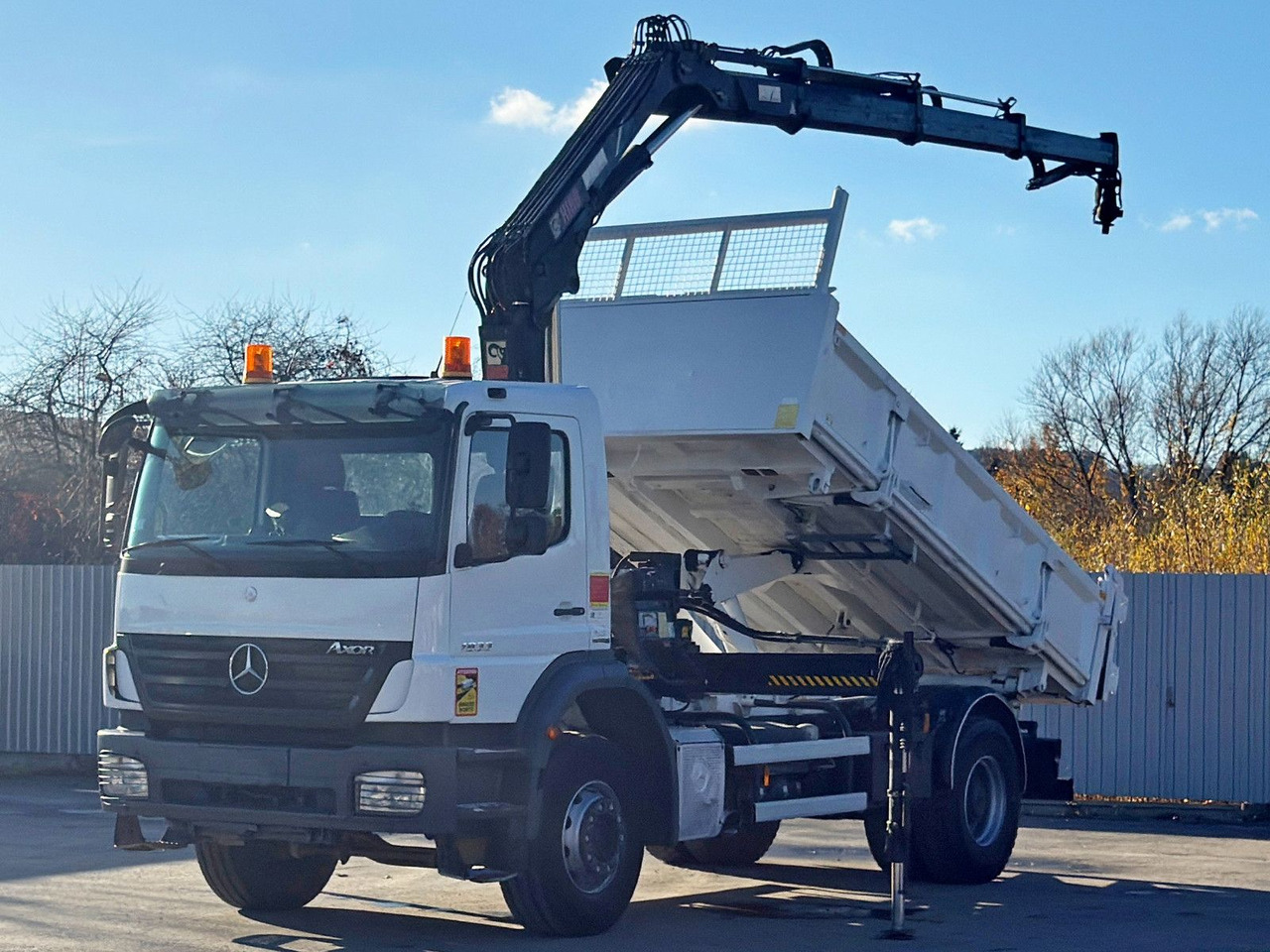 Mercedes-Benz AXOR 1833 * HIAB 144 B - 3 HIDUO + FUNK * TOP - Φορτηγό ανατρεπόμενο, Φορτηγό με γερανό: φωτογραφία 2 Mercedes-Benz AXOR 1833 * HIAB 144 B - 3 HIDUO + FUNK * TOP - Φορτηγό ανατρεπόμενο, Φορτηγό με γερανό: φωτογραφία 2