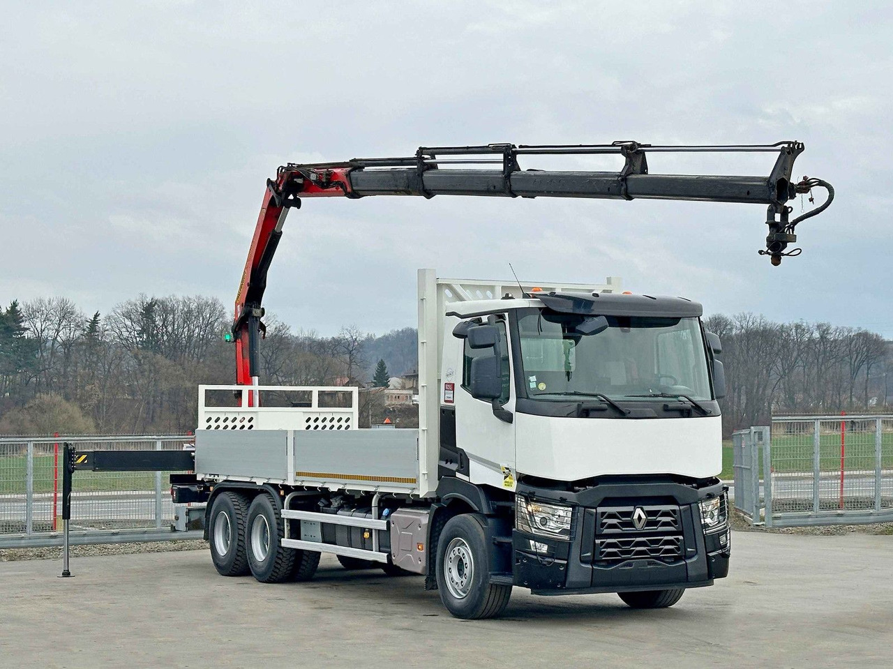 Renault C 380 *PRITSCHE 6,80m * PK 18002-EH C + FUNK*6x4 - Φορτηγό με γερανό: φωτογραφία 2 Renault C 380 *PRITSCHE 6,80m * PK 18002-EH C + FUNK*6x4 - Φορτηγό με γερανό: φωτογραφία 2