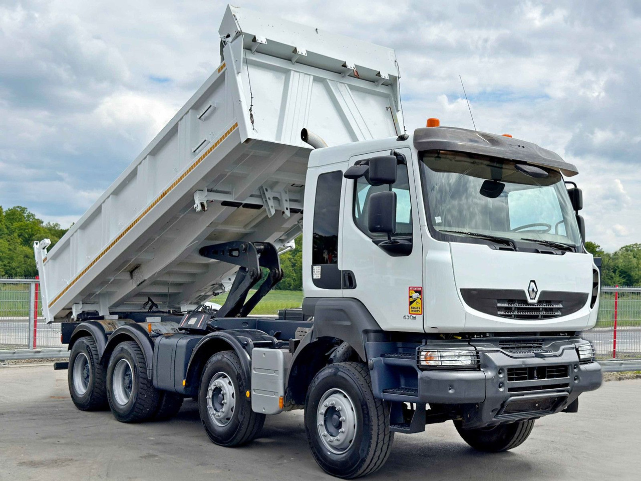 Renault KERAX 430 DXI * KIPPER 6,00 m / 8x4 * TOP - Φορτηγό ανατρεπόμενο, Φορτηγό με γερανό: φωτογραφία 3 Renault KERAX 430 DXI * KIPPER 6,00 m / 8x4 * TOP - Φορτηγό ανατρεπόμενο, Φορτηγό με γερανό: φωτογραφία 3