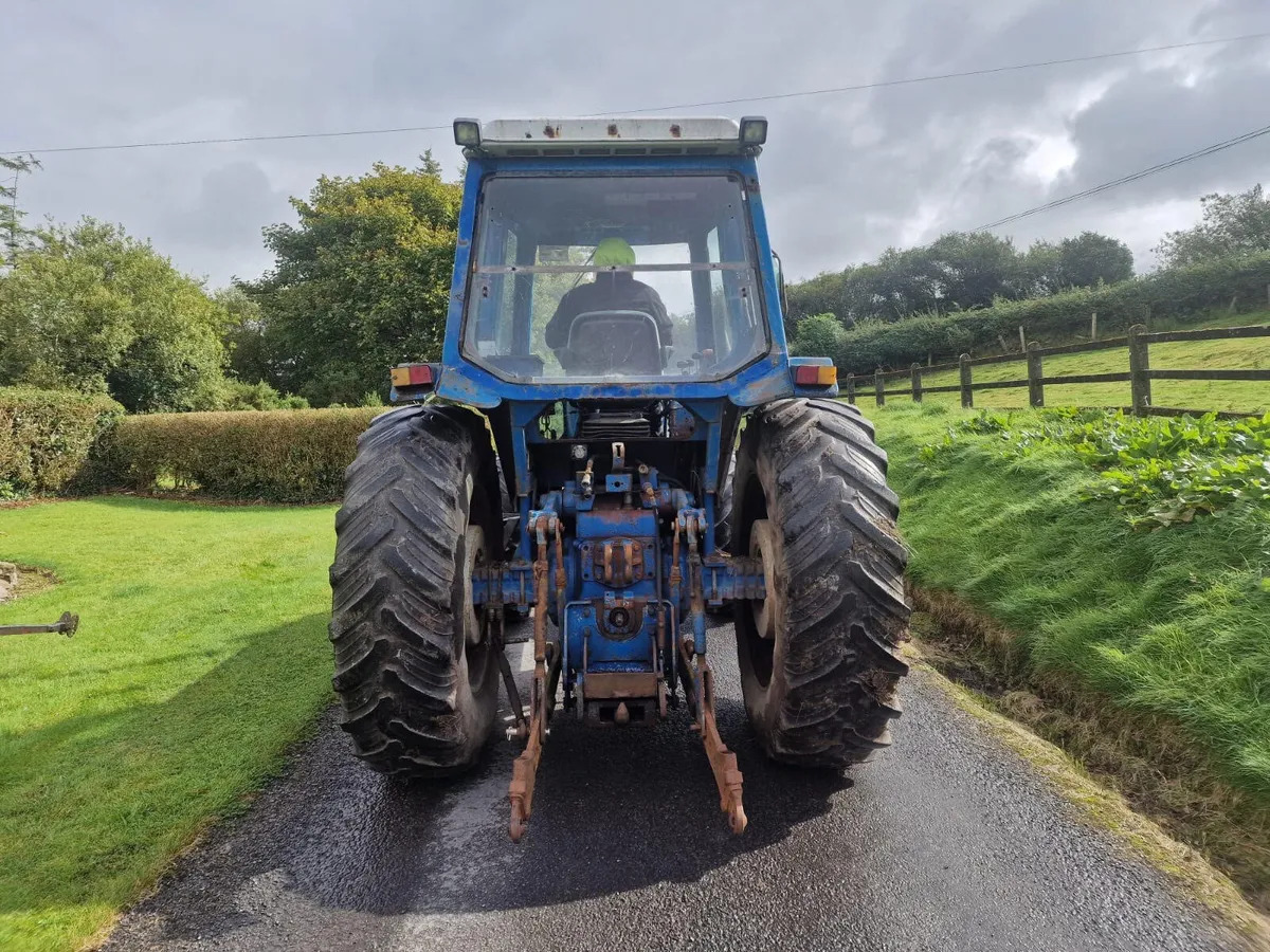 Ford TW15 - Τρακτέρ: φωτογραφία 4 Ford TW15 - Τρακτέρ: φωτογραφία 4