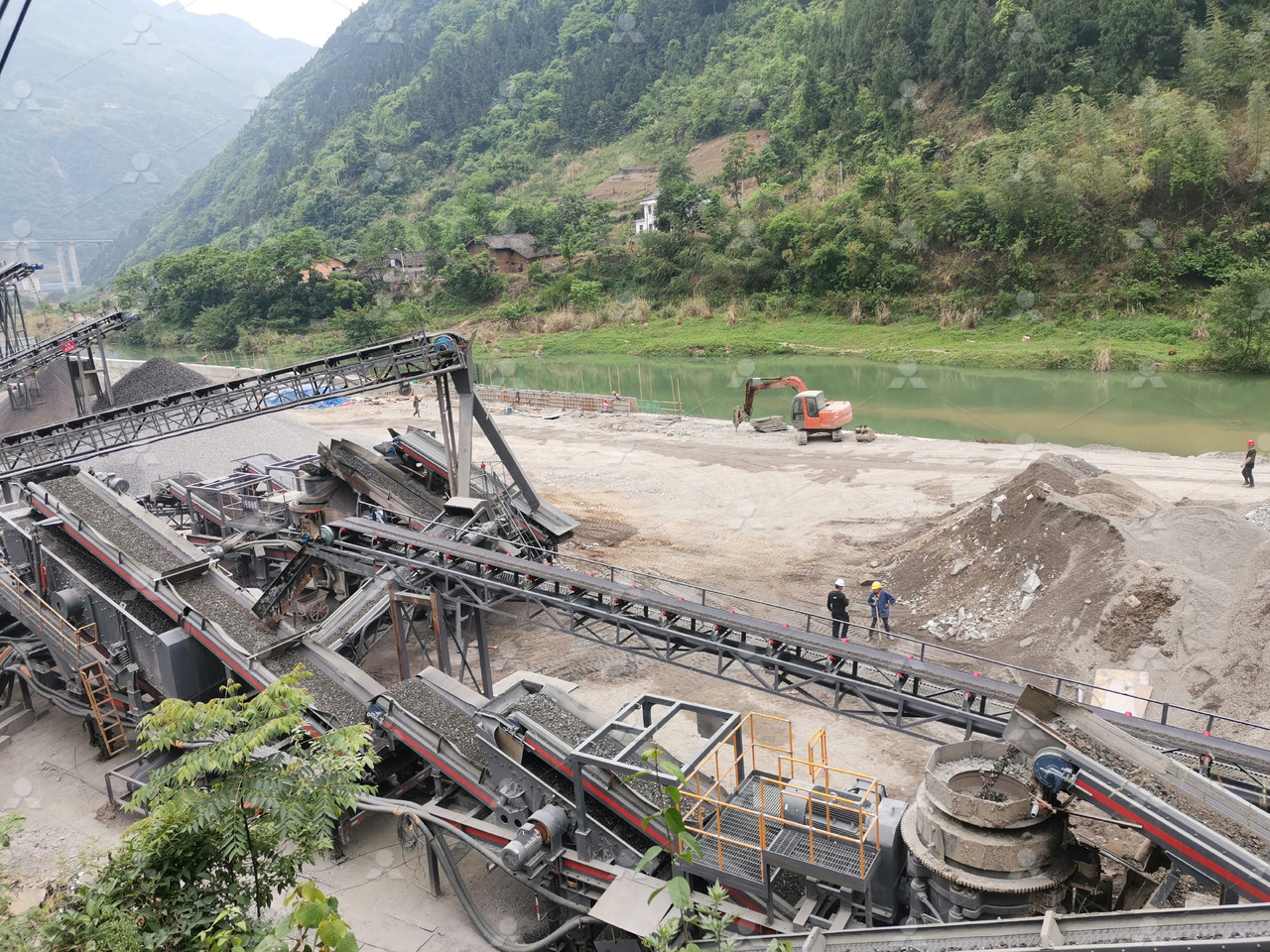 LIMING NK series mobile crusher - Κινητός σπαστήρας: φωτογραφία 2 LIMING NK series mobile crusher - Κινητός σπαστήρας: φωτογραφία 2