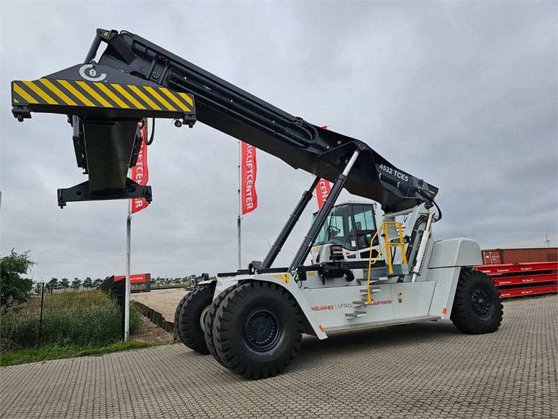 KONECRANES LIFTACE 4532 TCE5 - Reachstacker: φωτογραφία 4 KONECRANES LIFTACE 4532 TCE5 - Reachstacker: φωτογραφία 4