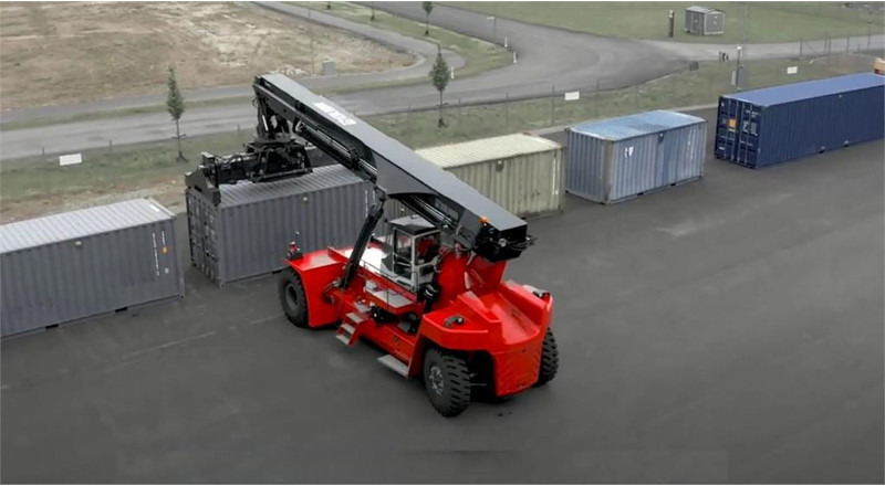 Kalmar DRU450-62S5 - Reachstacker: φωτογραφία 2 Kalmar DRU450-62S5 - Reachstacker: φωτογραφία 2