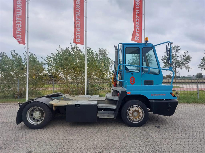 Terberg YT182 - Τράκτορες τελωνείων: φωτογραφία 3 Terberg YT182 - Τράκτορες τελωνείων: φωτογραφία 3
