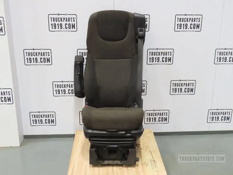 DAF 1978966 Bestuurdersstoel DAF XF 106 - Kάθισμα για Φορτηγό: φωτογραφία 1 DAF 1978966 Bestuurdersstoel DAF XF 106 - Kάθισμα για Φορτηγό: φωτογραφία 1