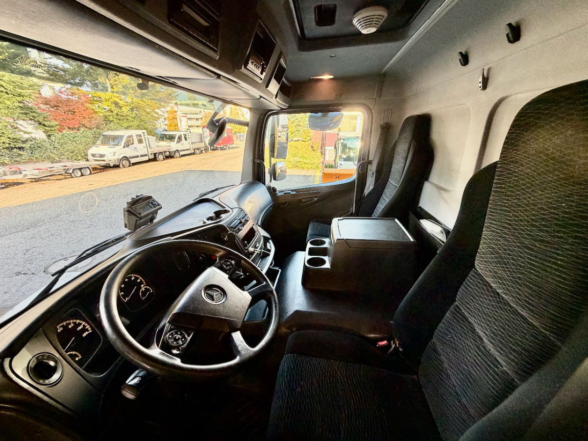 MERCEDES 1224 L - Φορτηγό μουσαμάς: φωτογραφία 4 MERCEDES 1224 L - Φορτηγό μουσαμάς: φωτογραφία 4