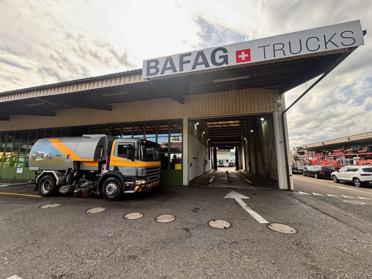 SCANIA P114 GB - Σάρωθρο δρόμων: φωτογραφία 2 SCANIA P114 GB - Σάρωθρο δρόμων: φωτογραφία 2