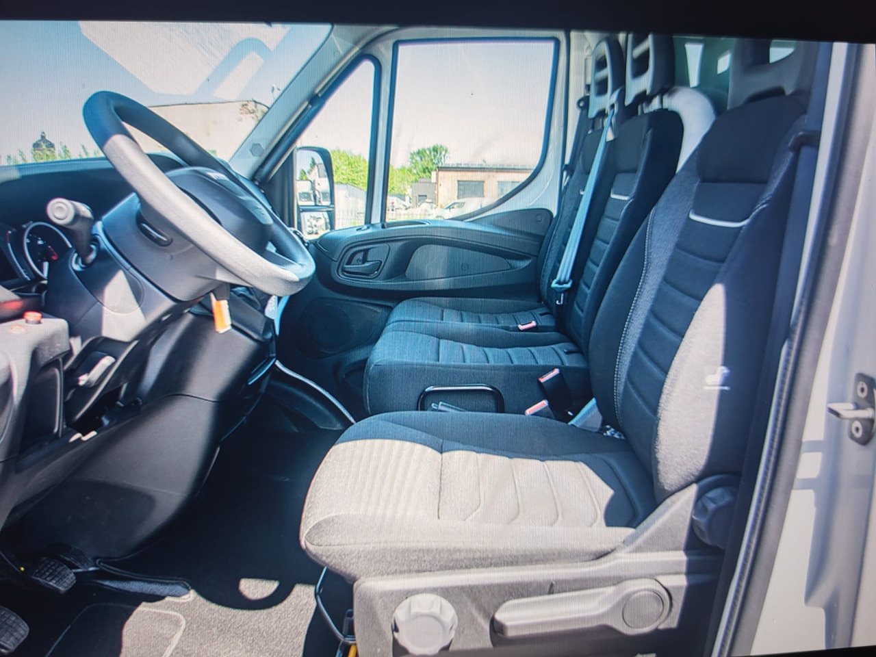 Iveco Daily 70 C18 Pritsche-Plane BÃR - Επαγγελματικό αυτοκίνητο με μουσαμά: φωτογραφία 4 Iveco Daily 70 C18 Pritsche-Plane BÃR - Επαγγελματικό αυτοκίνητο με μουσαμά: φωτογραφία 4