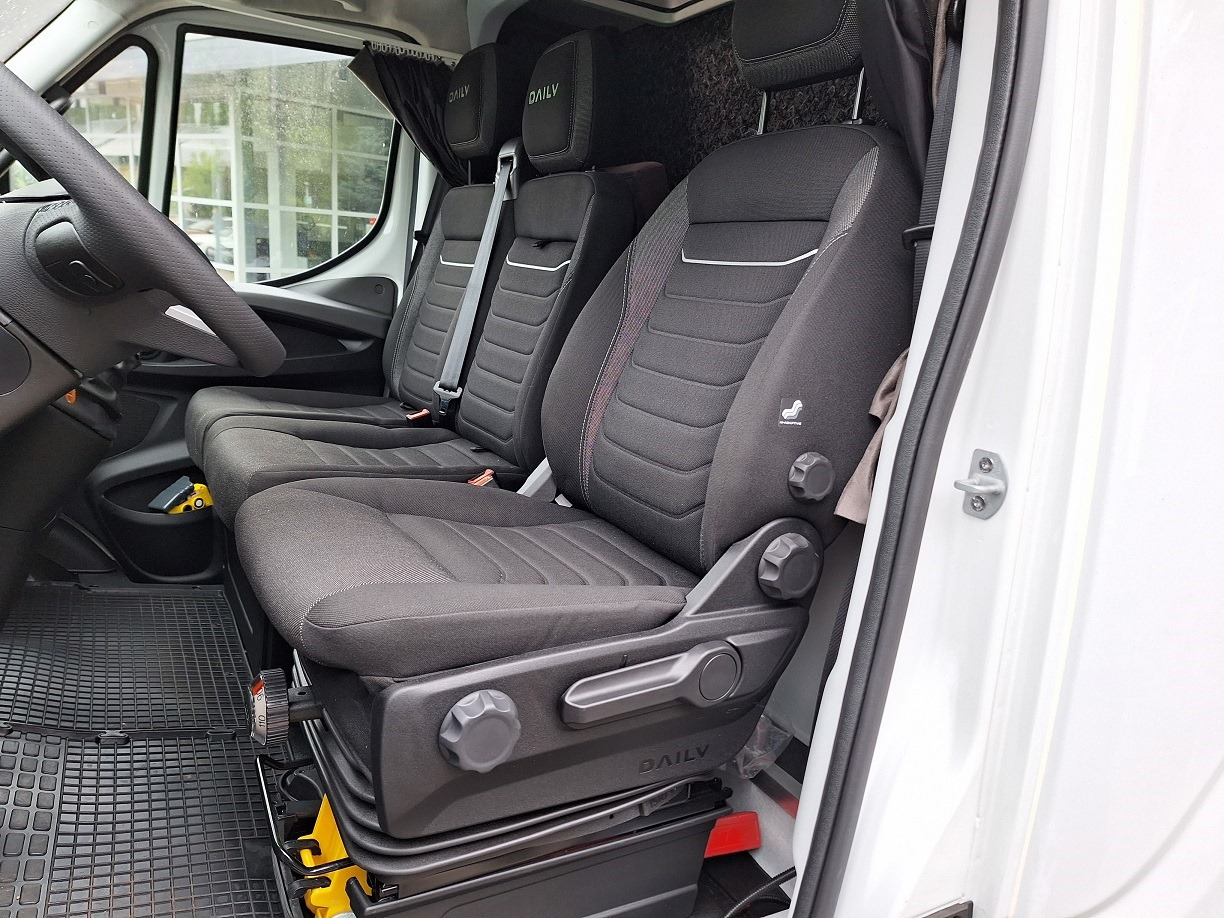 Iveco Daily 70C18A8 Backsleeper BÄR - Επαγγελματικό αυτοκίνητο με μουσαμά: φωτογραφία 3 Iveco Daily 70C18A8 Backsleeper BÄR - Επαγγελματικό αυτοκίνητο με μουσαμά: φωτογραφία 3