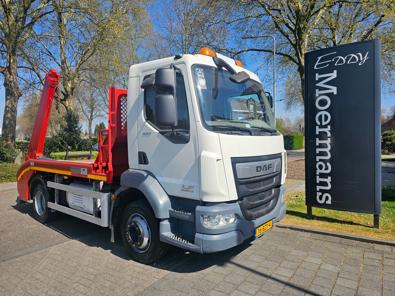 DAF LF 220 Euro 6 - Φορτηγό καδοφόρος φορτωτής: φωτογραφία 1 DAF LF 220 Euro 6 - Φορτηγό καδοφόρος φορτωτής: φωτογραφία 1