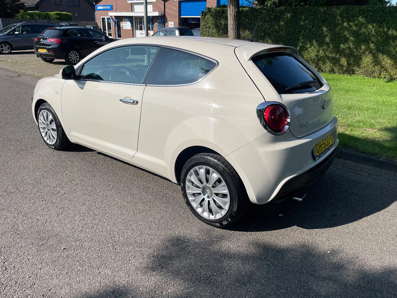 Alfa Romeo MiTo ALFA MITO Diesel ZEER MOOI - Hatchback: φωτογραφία 3 Alfa Romeo MiTo ALFA MITO Diesel ZEER MOOI - Hatchback: φωτογραφία 3