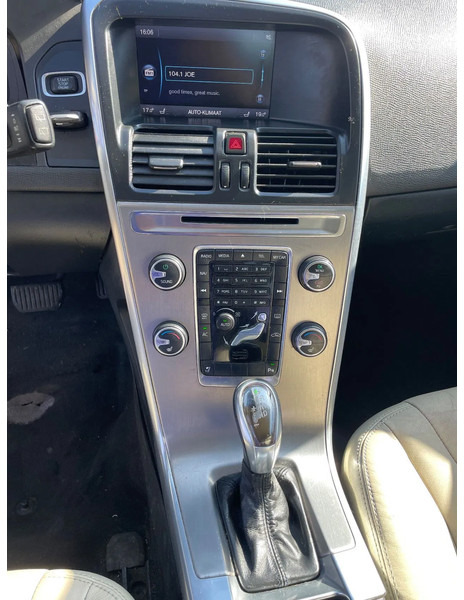 Hatchback Volvo XC60 XC60 DZ88/DZ8850 5 Cilinder Euro 5: φωτογραφία 9 Hatchback Volvo XC60 XC60 DZ88/DZ8850 5 Cilinder Euro 5: φωτογραφία 9